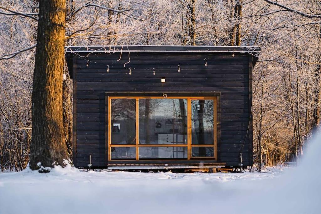 Beautiful Tiny House On The Lake Side. トラカイ エクステリア 写真